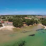 Four-bedroom In Vir