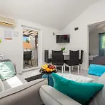 Four-bedroom In Vir