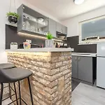 Four-bedroom In Σπίτι διακοπών Vir