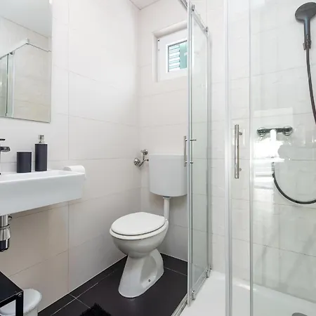Four-bedroom In 펜션 비르