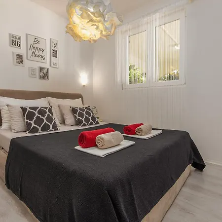 Four-bedroom In Vakantiehuis Vir