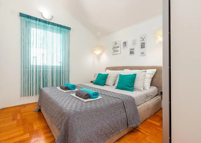 Four-bedroom In Vakantiehuis *