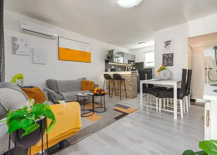 Four-bedroom In Vakantiehuis Vir