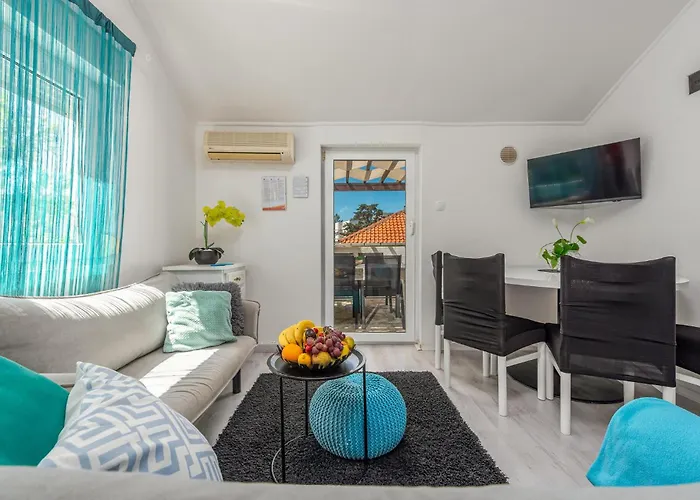 Four-bedroom In Hébergement de vacances *